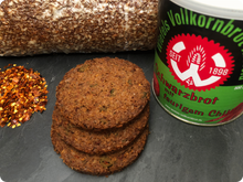 Lade das Bild in den Galerie-Viewer, Chilli Schwarzbrot - Dose - 500g